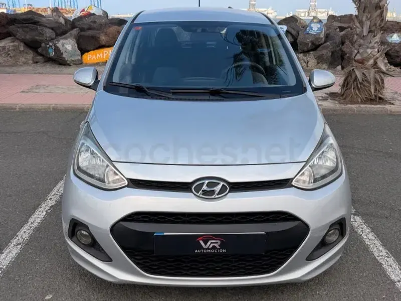 Usado Hyundai i10 66 CV (48 kW) 2014 Gris / plata Utilitario