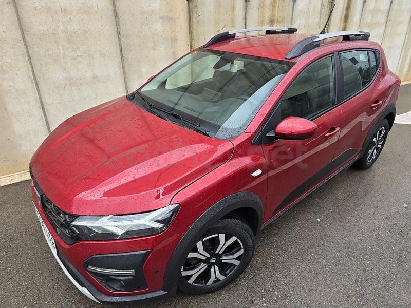 Usado Dacia Sandero Essentiel 101 CV (74 kW) 2021 Granate Berlina