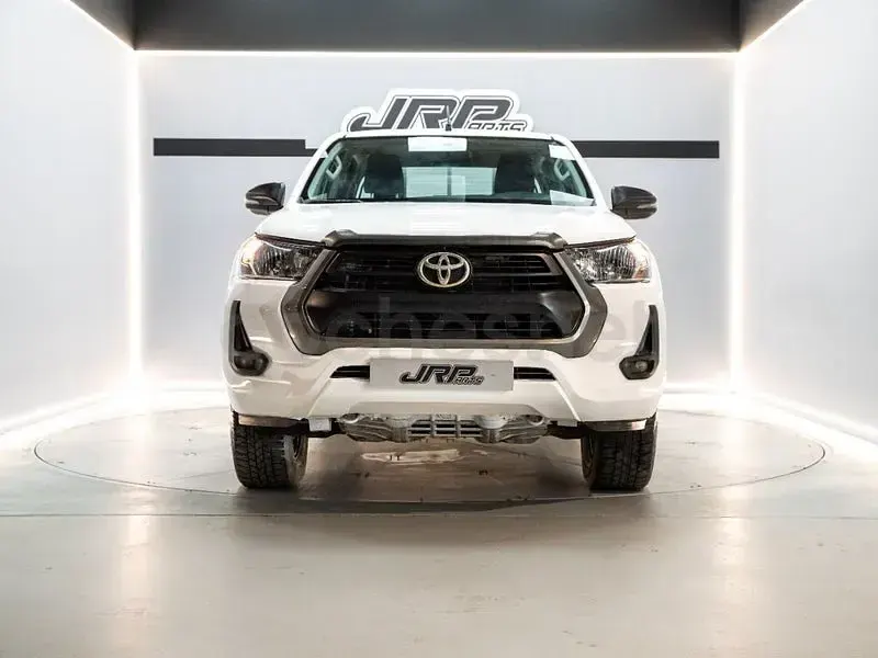 Usado Toyota HiLux 150 CV (110 kW) 2023 Blanco Pickup/Camioneta