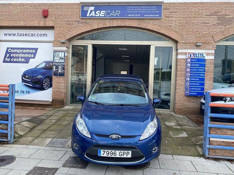 Usado Ford Fiesta Titanium 90 CV (66 kW) 2009 Azul Utilitario