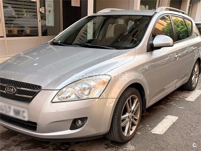 Usado Kia Ceed 90 CV (66 kW) 2009 Gris / plata Utilitario