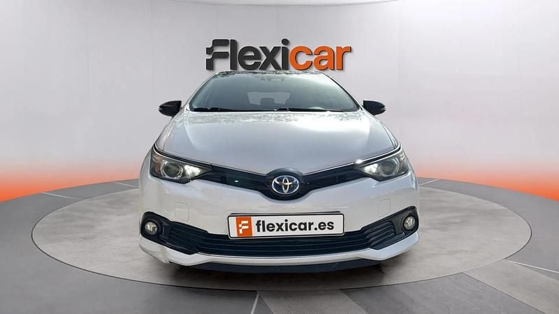 Usado Toyota Auris Hybrid Active 136 CV (100 kW) 2018 Blanco Berlina
