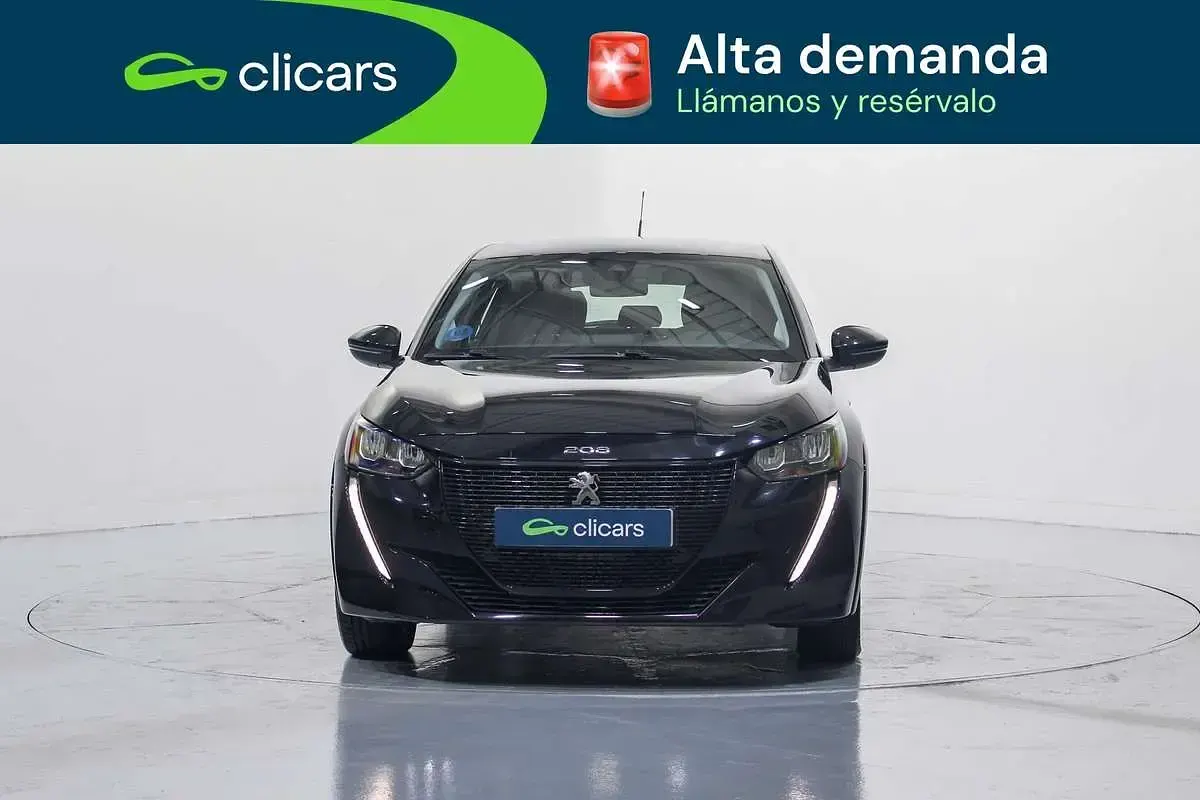 Usado Peugeot e-208 Active 100 kW (136 CV) 2023 Negro Utilitario