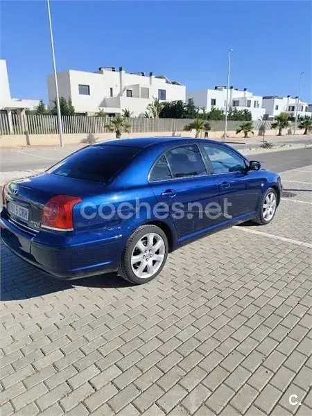 Usado Toyota Avensis Executive 147 CV (108 kW) 2004 Azul Berlina
