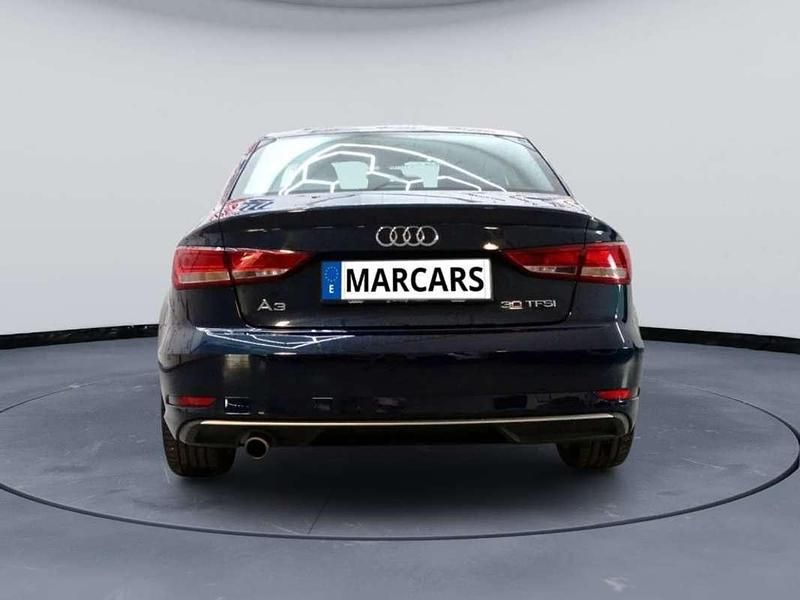 Usado Audi A3 Design 116 CV (85 kW) 2019 Azul Berlina