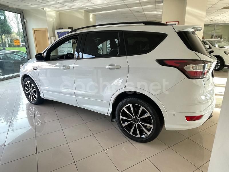 Usado Ford Kuga ST-Line 150 CV (110 kW) 2017 Blanco SUV