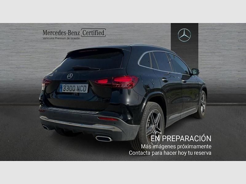 Usado Mercedes GLA250 AMG line 218 CV (160 kW) 2025 Negro SUV