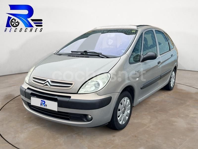 Beige Usado 2004 Citroën Xsara Picasso Exclusive Monovolumen | 2199 € (Buen precio) - Imagen 1/4