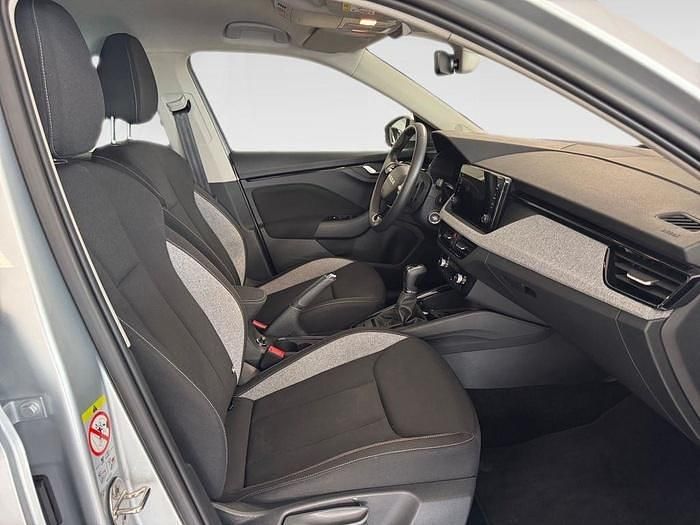 Usado Skoda Kamiq Selection 115 CV (84 kW) 2025 Gris plata SUV