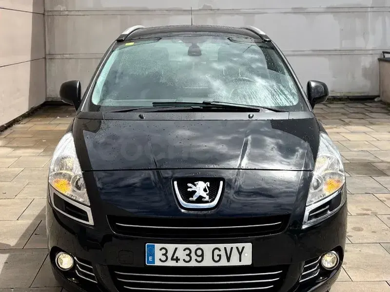Usado Peugeot 5008 Sport 112 CV (82 kW) 2010 Negro Monovolumen