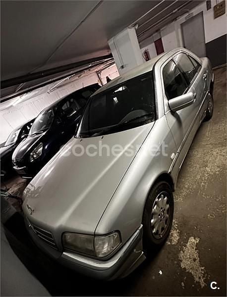 Gris / plata Usado 2000 Mercedes C240 Elegance Berlina | 5990 € (Caro) - Imagen 1/4
