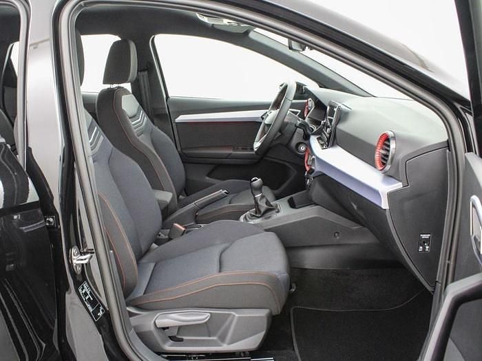 Usado Seat Ibiza FR 115 CV (84 kW) 2025 Negro