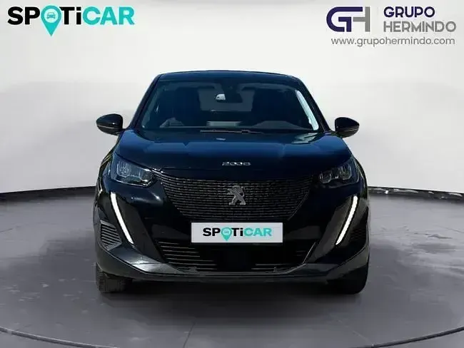 Usado Peugeot 2008 Active 110 CV (80 kW) 2022 Negro SUV