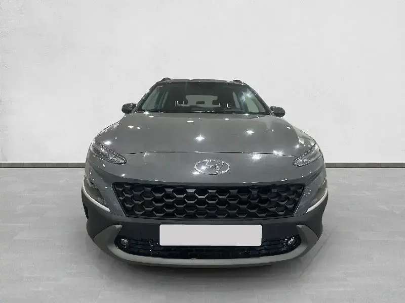 Usado Hyundai Kona 141 CV (103 kW) 2021 Gris / plata SUV