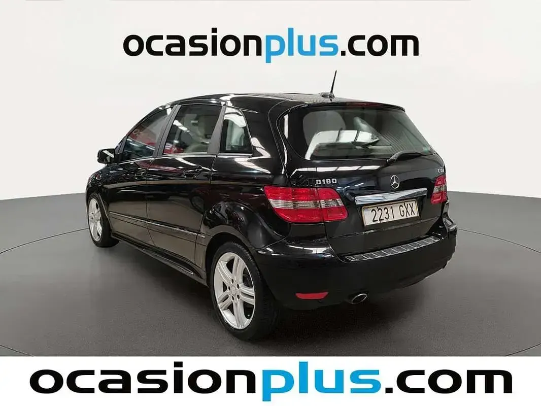 Usado Mercedes B180 109 CV (80 kW) 2010 Negro Monovolumen