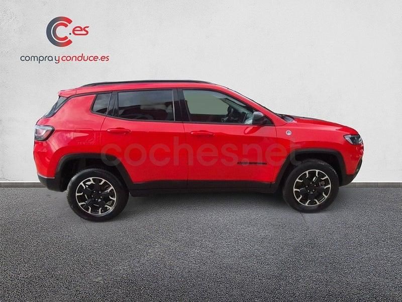 Usado Jeep Compass Trailhawk 240 CV (176 kW) 2023 Rojo SUV
