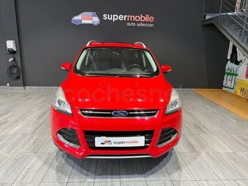 Usado Ford Kuga Titanium 140 CV (102 kW) 2014 Rojo SUV