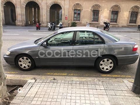 Usado Opel Omega Elegance 150 CV (110 kW) 2001 Gris / plata Berlina
