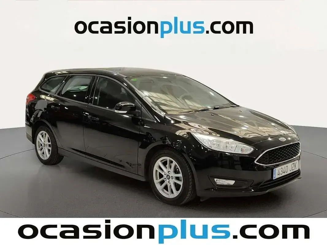 Usado Ford Focus Trend+ 125 CV (91 kW) 2017 Negro Familiar