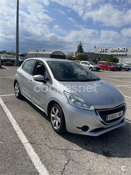 Gris / plata Usado 2014 Peugeot 208 Active Utilitario | 5500 € (Super precio) - Imagen 1/4