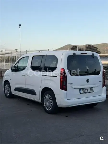 Usado Opel Combo 100 CV (73 kW) 2024 Blanco Monovolumen