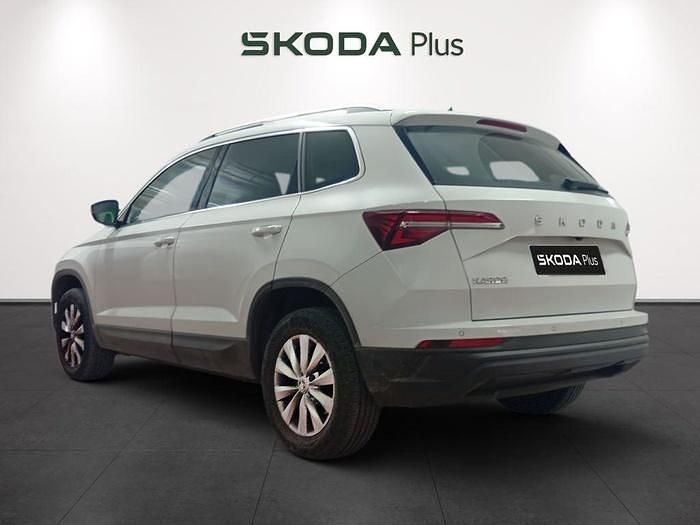 Usado Skoda Karoq Selection 115 CV (84 kW) 2024 Blanco SUV
