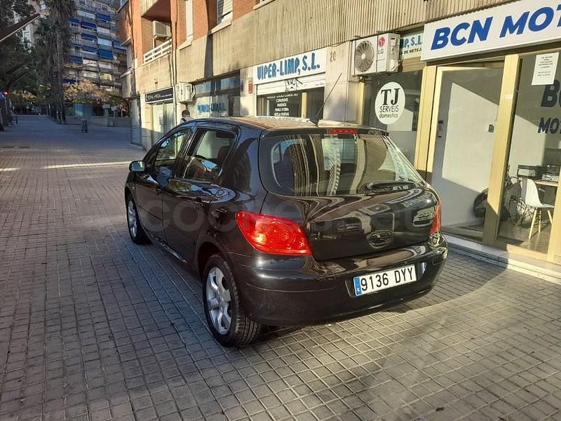 Usado Peugeot 307 110 CV (80 kW) 2006 Negro Berlina