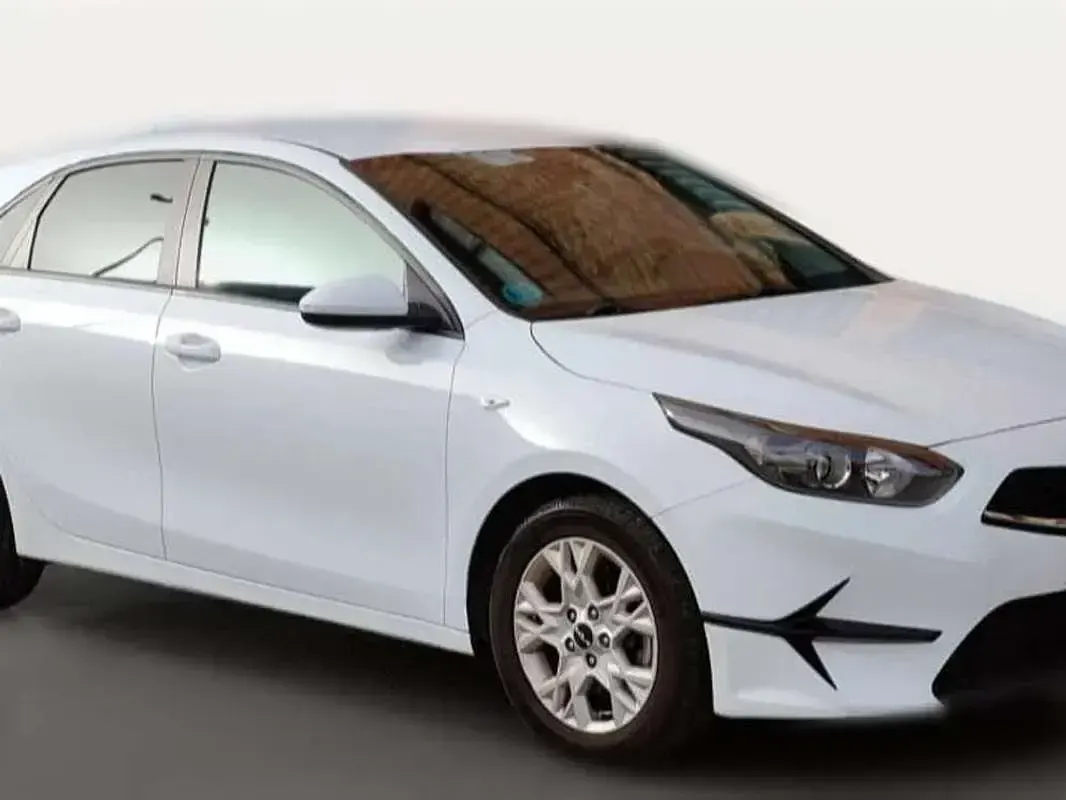 Usado Kia Ceed 120 CV (88 kW) 2023 Blanco Utilitario
