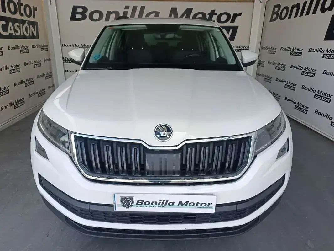 Usado Skoda Kodiaq Ambition 150 CV (110 kW) 2021 Blanco SUV