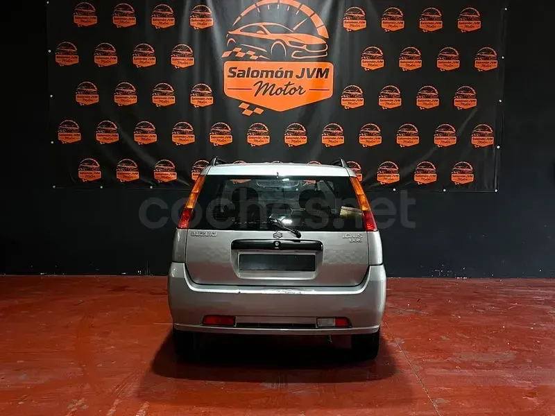 Usado Suzuki Ignis 69 CV (50 kW) 2004 Gris / plata Utilitario