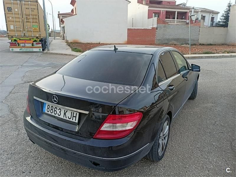 Usado Mercedes C220 Avantgarde 170 CV (125 kW) 2011 Negro Berlina