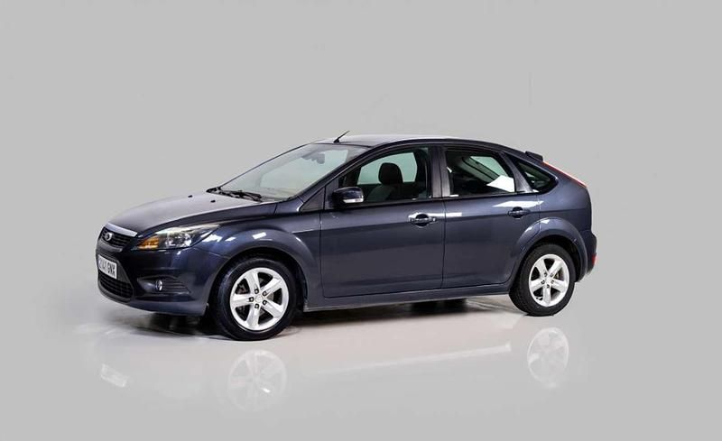 Gris Usado 2009 Ford Focus Trend Utilitario | 7550 € (Un poco caro) - Imagen 1/4