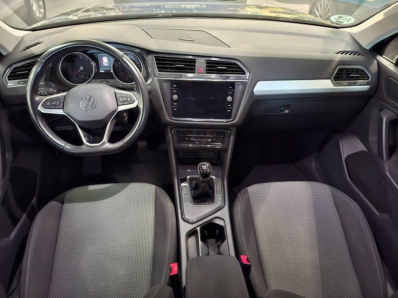 Usado VW Tiguan Edition 130 CV (95 kW) 2021 Nightshade blue metalizado SUV