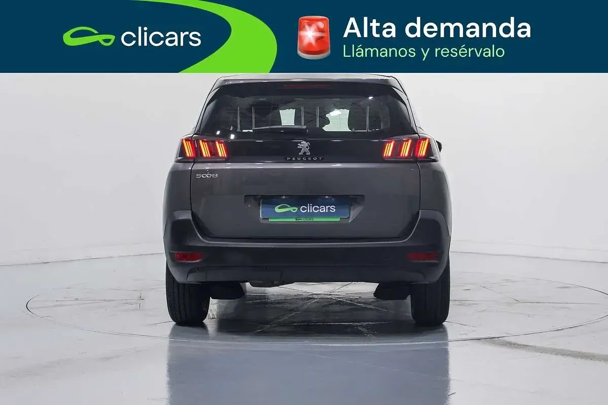 Usado Peugeot 5008 Active 131 CV (96 kW) 2022 Gris SUV