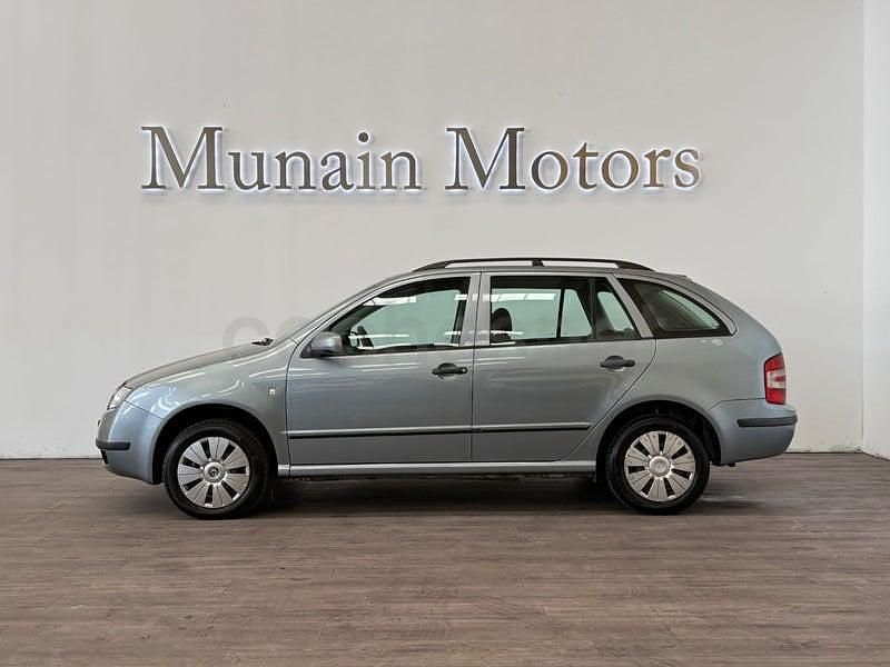 Usado Skoda Fabia Comfort 101 CV (74 kW) 2005 Azul Familiar