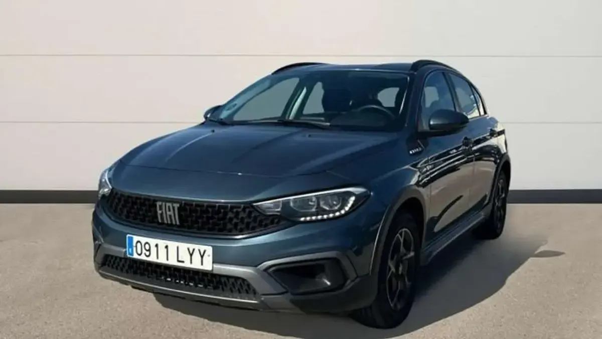 Usado Fiat Tipo Cross 131 CV (96 kW) 2022 Gris Berlina