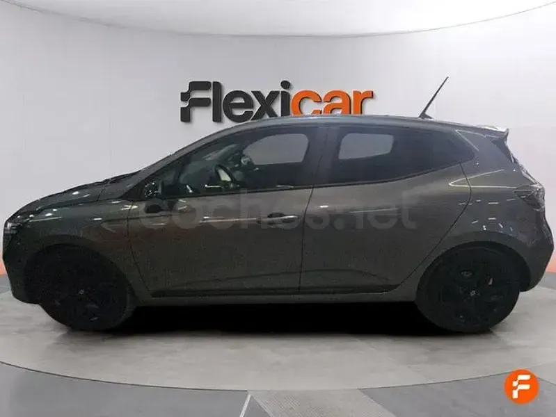 Usado Renault Clio V Techno 90 CV (66 kW) 2024 Gris / plata Berlina