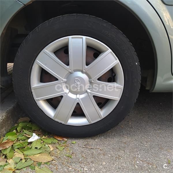 Usado Chevrolet Nubira CDX 122 CV (89 kW) 2003 Gris / plata Berlina