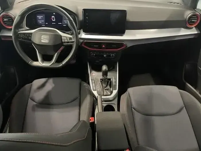 Usado Seat Arona FR 115 CV (84 kW) 2025 Blanco SUV