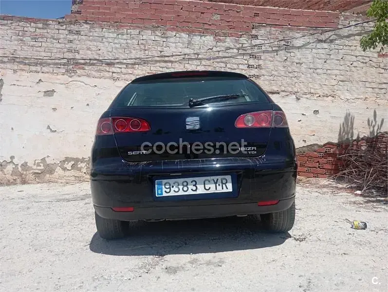 Usado Seat Ibiza Stylance 100 CV (73 kW) 2005 Negro Utilitario
