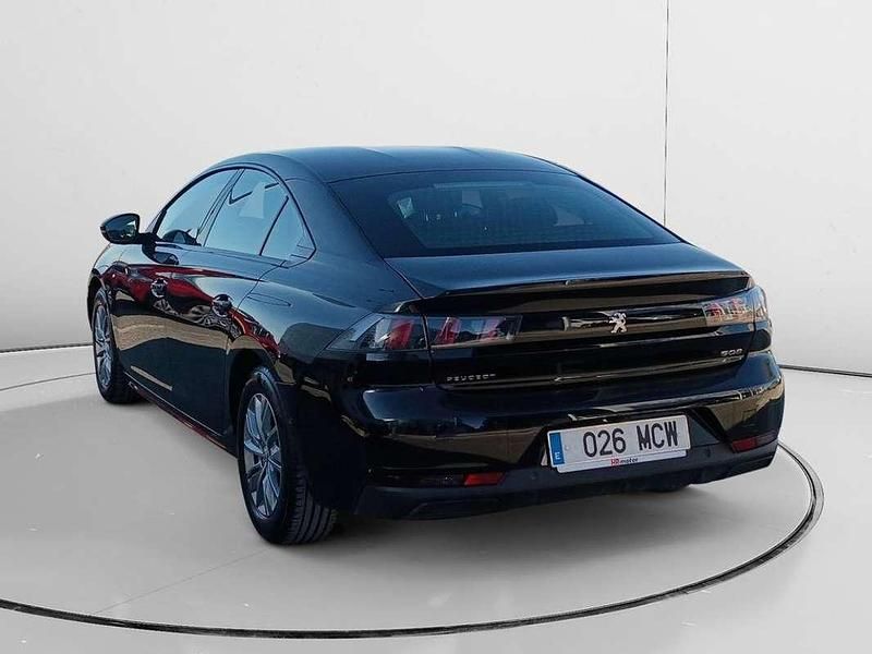 Usado Peugeot 508 Active 132 CV (97 kW) 2022 Negro Berlina
