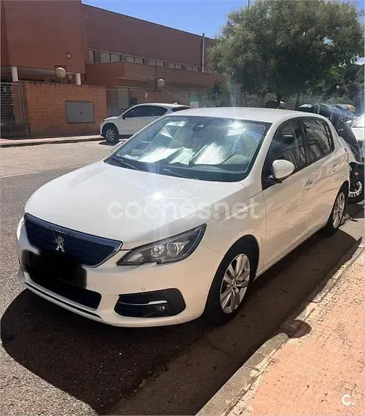 Usado Peugeot 308 Business-Line 100 CV (73 kW) 2018 Blanco Berlina