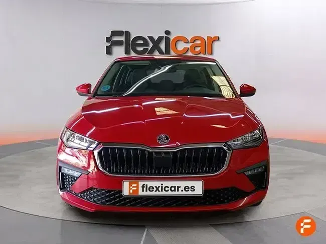 Usado Skoda Scala Selection 115 CV (84 kW) 2024 Rojo Utilitario