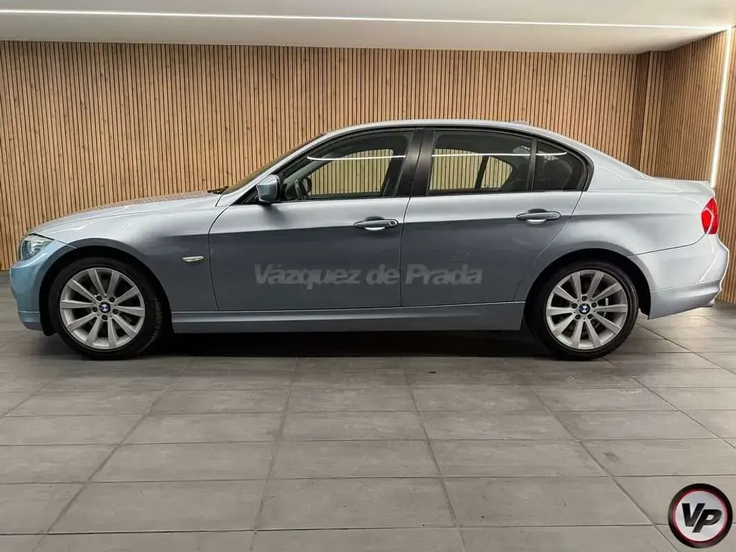 Usado BMW 320 170 CV (125 kW) 2009 Azul Berlina