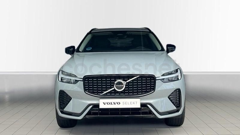 Usado Volvo XC60 Plus 250 CV (183 kW) 2025 Gris / plata SUV