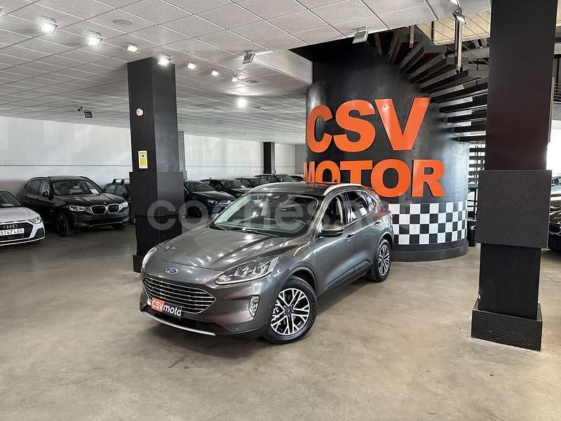 Usado Ford Kuga Titanium 225 CV (165 kW) 2021 Gris / plata SUV