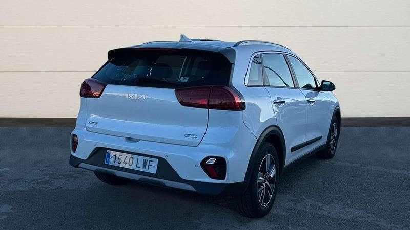 Usado Kia Niro 141 CV (103 kW) 2022 Blanco SUV