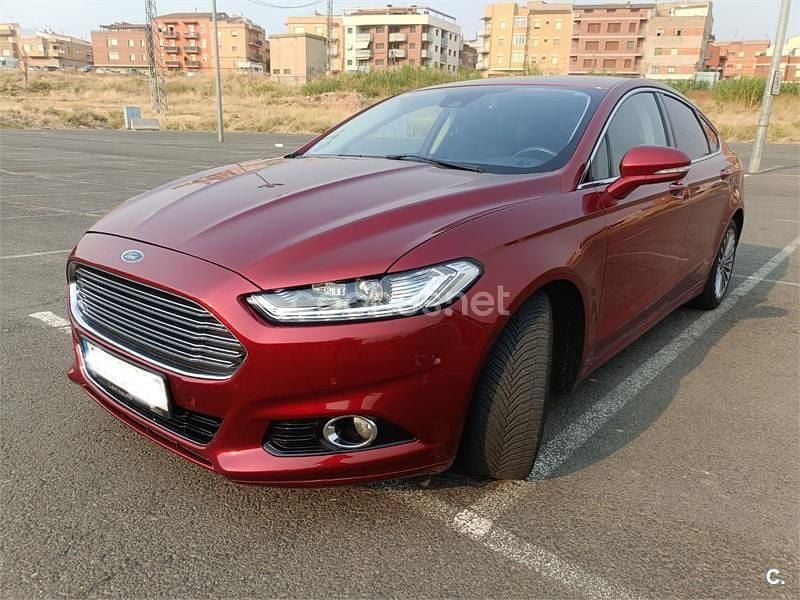 Usado Ford Mondeo Titanium 150 CV (110 kW) 2015 Granate Berlina