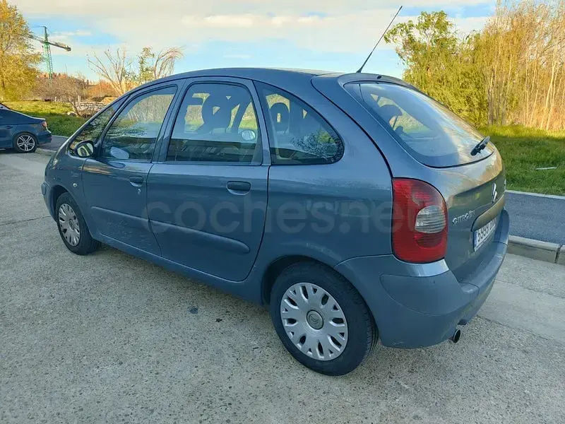 Usado Citroën Xsara Picasso 92 CV (67 kW) 2009 Gris / plata Monovolumen