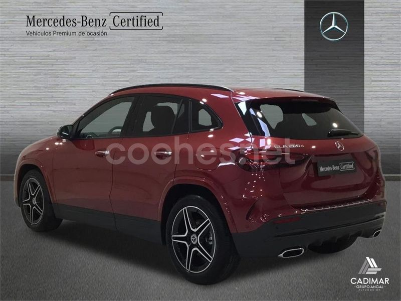 Usado Mercedes GLA200 AMG line 150 CV (110 kW) 2024 Rojo SUV